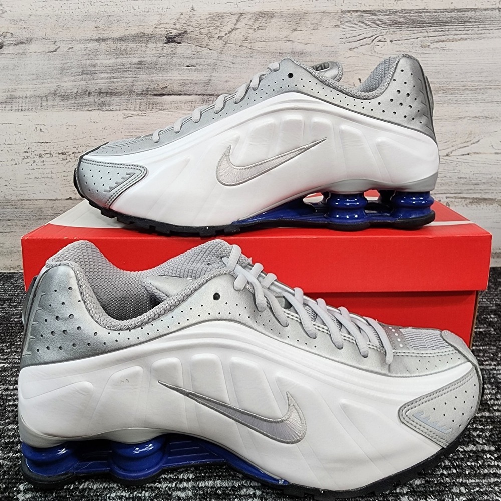 Nike Shox R4 Sneakers Mens 9 Metallic Silver White Deep Royal Blue HQ1988-102
